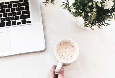 微密圈深度揭秘：猛料风波背后，明星在机场贵宾室的角色疯狂令人意外